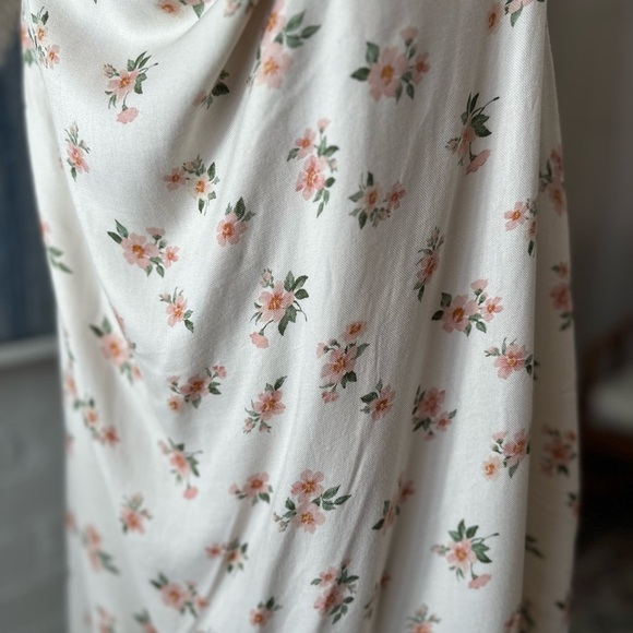 American Eagle Cream Floral Halter Top Dress - Picture 5 of 9